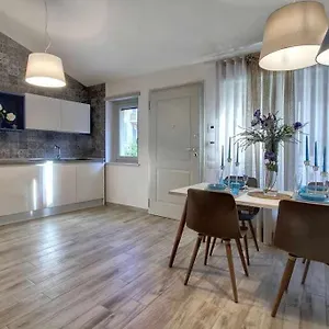 Apartment Faenza Elegant, Florence